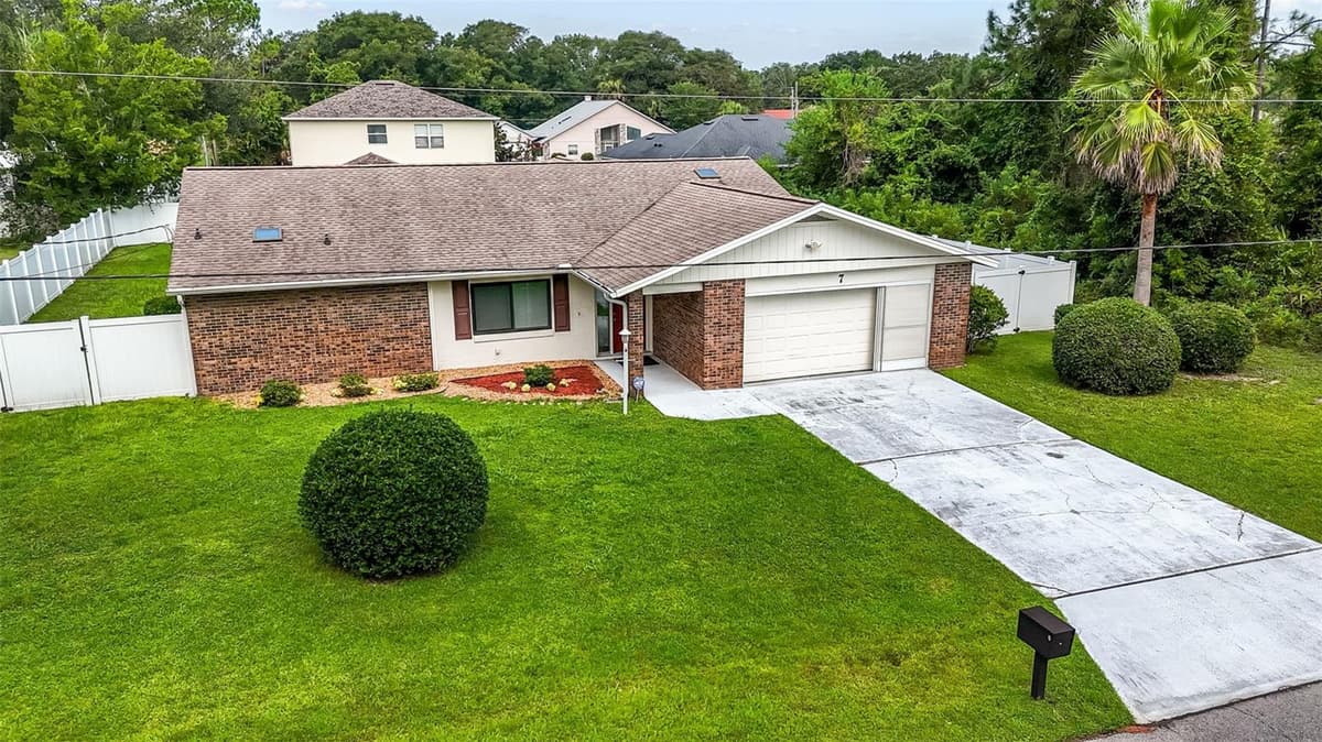 7 PERKINS LANE — photo 2 of 58
