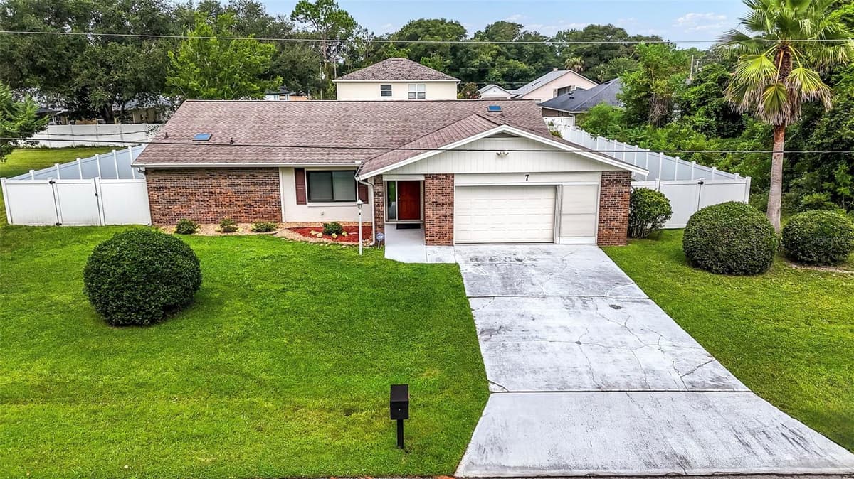 7 PERKINS LANE — photo 1 of 58
