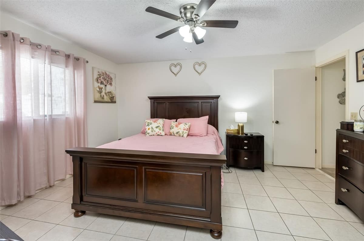 7 PERKINS LANE — photo 25 of 58