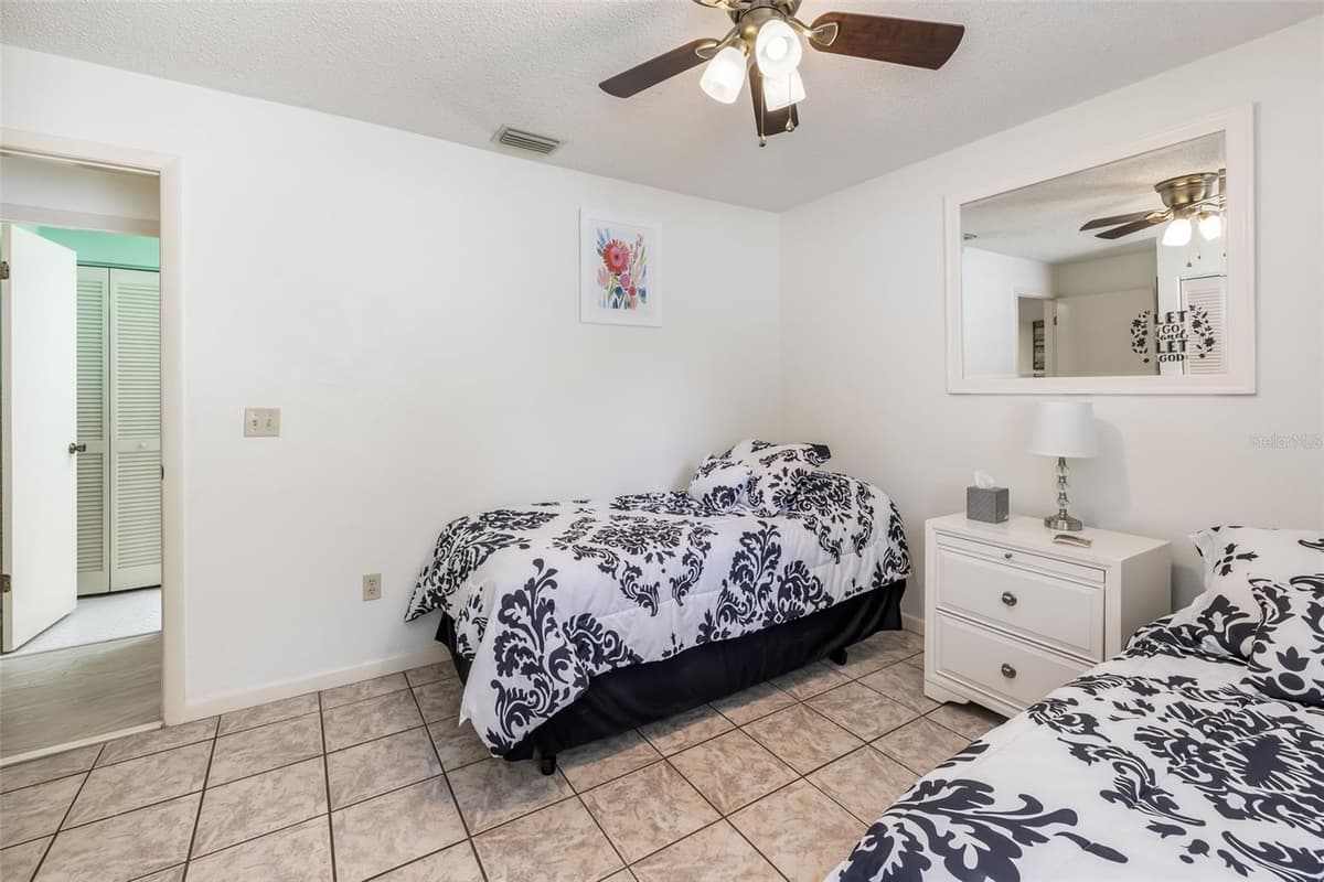 7 PERKINS LANE — photo 18 of 58
