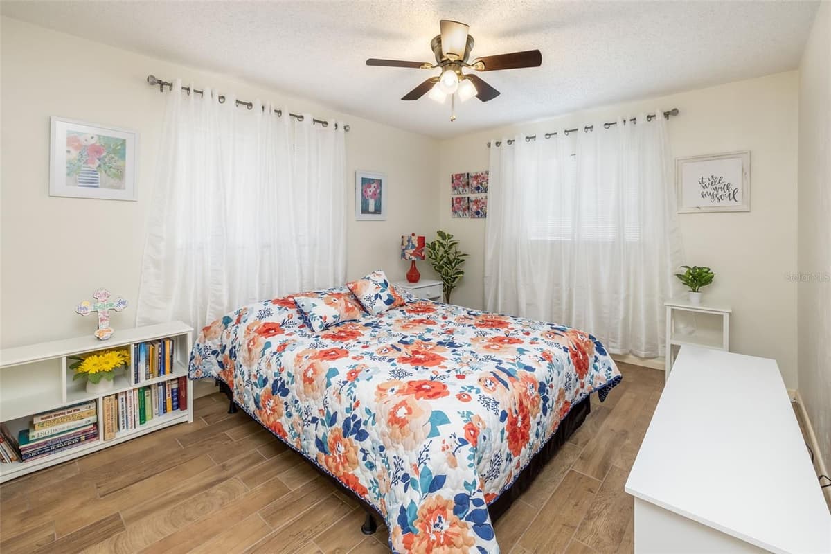 7 PERKINS LANE — photo 19 of 58