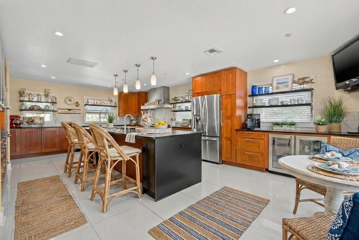 614 NORTON STREET — photo 19 of 60