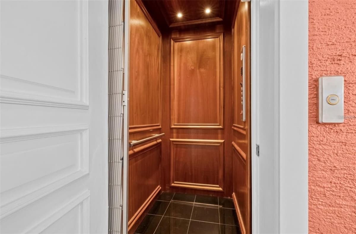 614 NORTON STREET — photo 15 of 60
