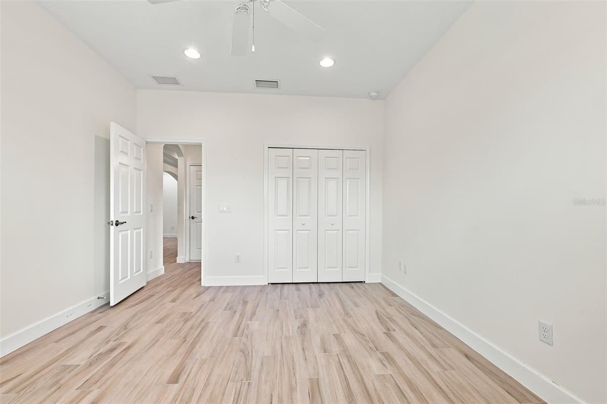 623 CHIPPER DRIVE — photo 19 of 43