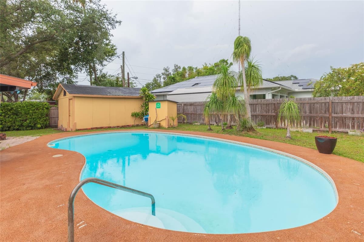 8813 FLAME VINE AVENUE — photo 41 of 42