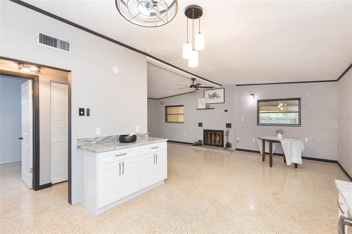 8813 FLAME VINE AVENUE — photo 10 of 42