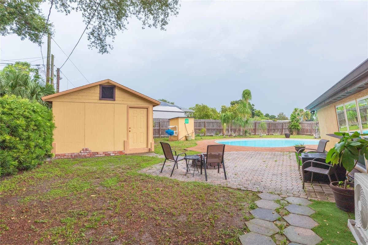 8813 FLAME VINE AVENUE — photo 34 of 42
