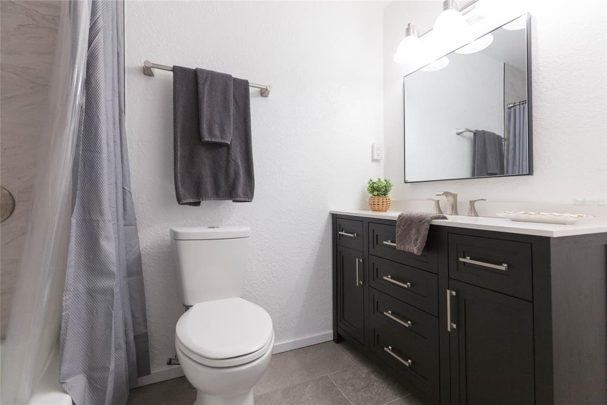 8813 FLAME VINE AVENUE — photo 17 of 42