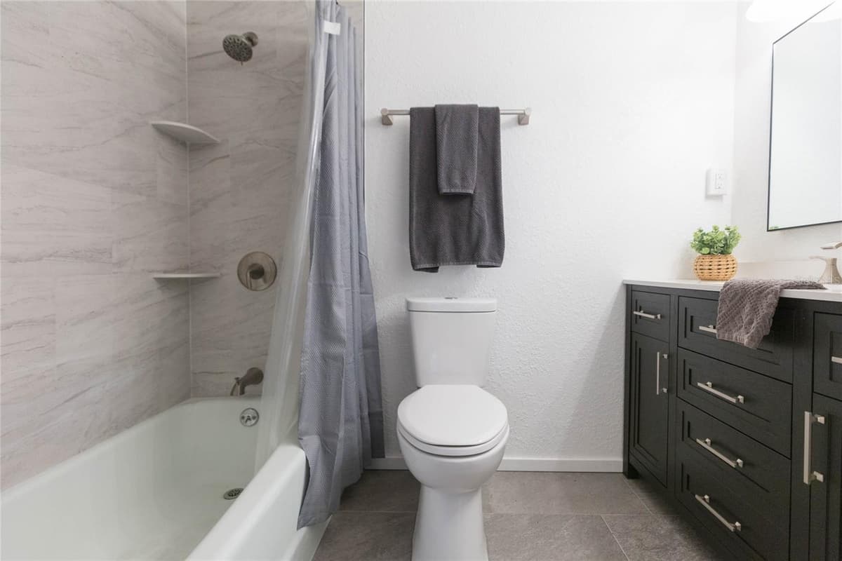 8813 FLAME VINE AVENUE — photo 16 of 42