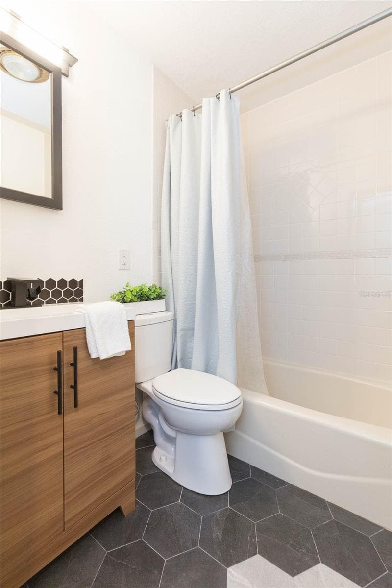 8813 FLAME VINE AVENUE — photo 20 of 42
