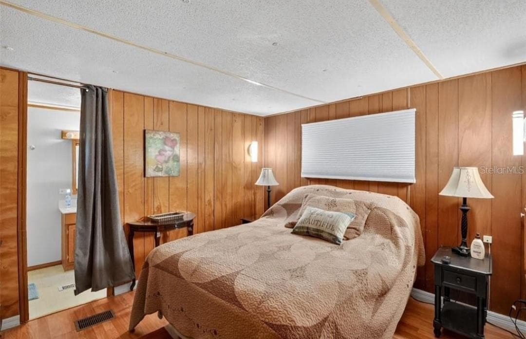 11905 LINDA AVENUE — photo 9 of 13