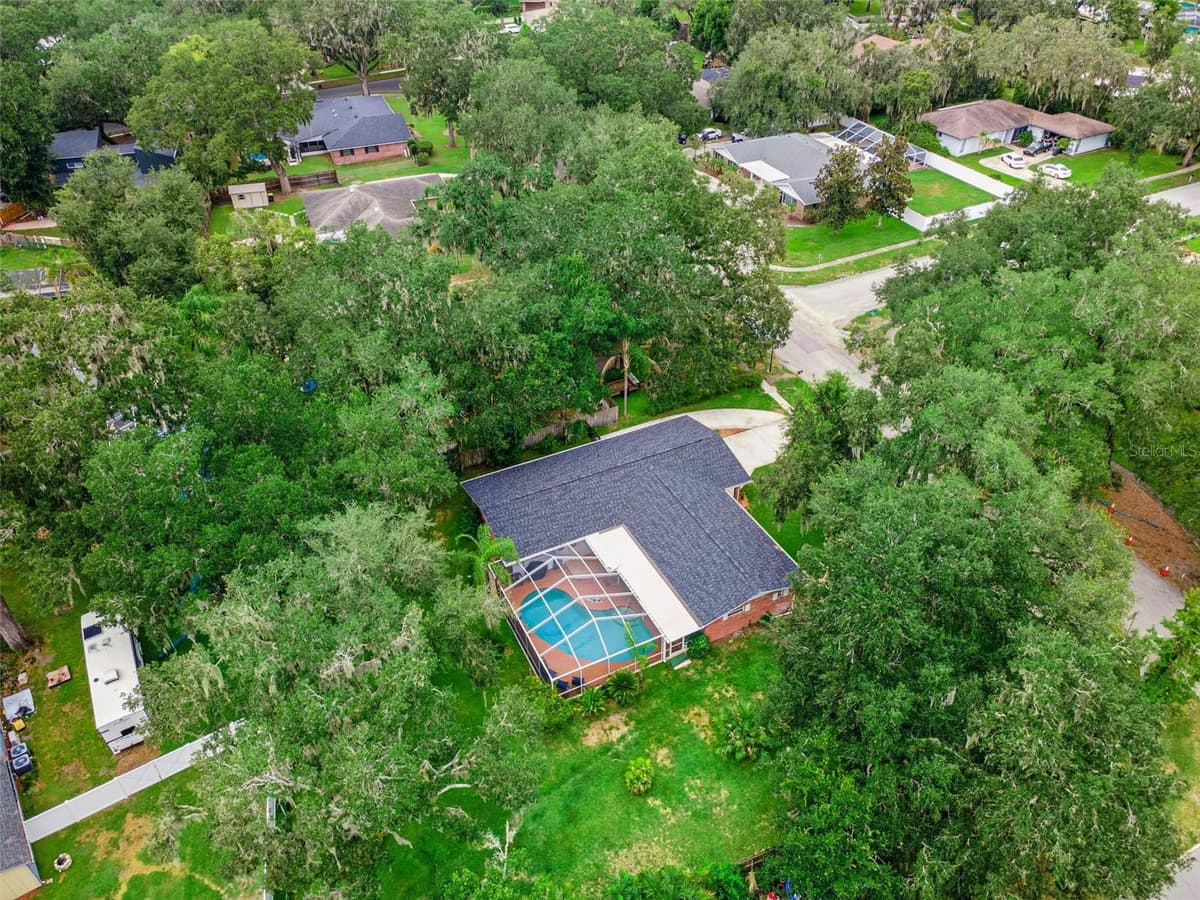204 BIRCH LANE — photo 40 of 51