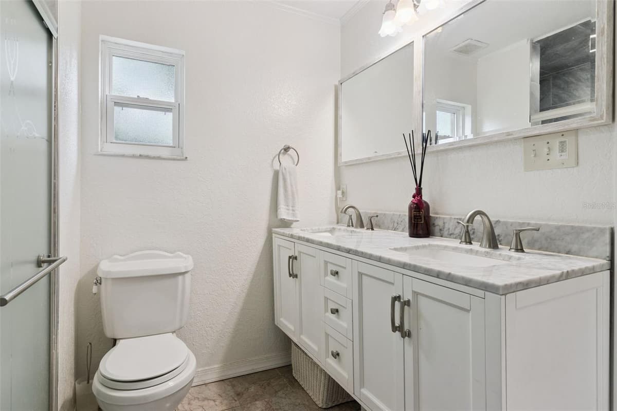 204 BIRCH LANE — photo 29 of 51