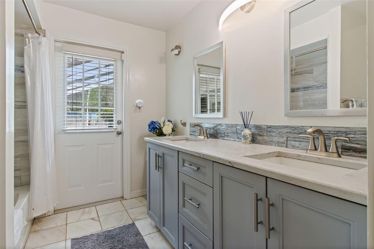204 BIRCH LANE — photo 33 of 51