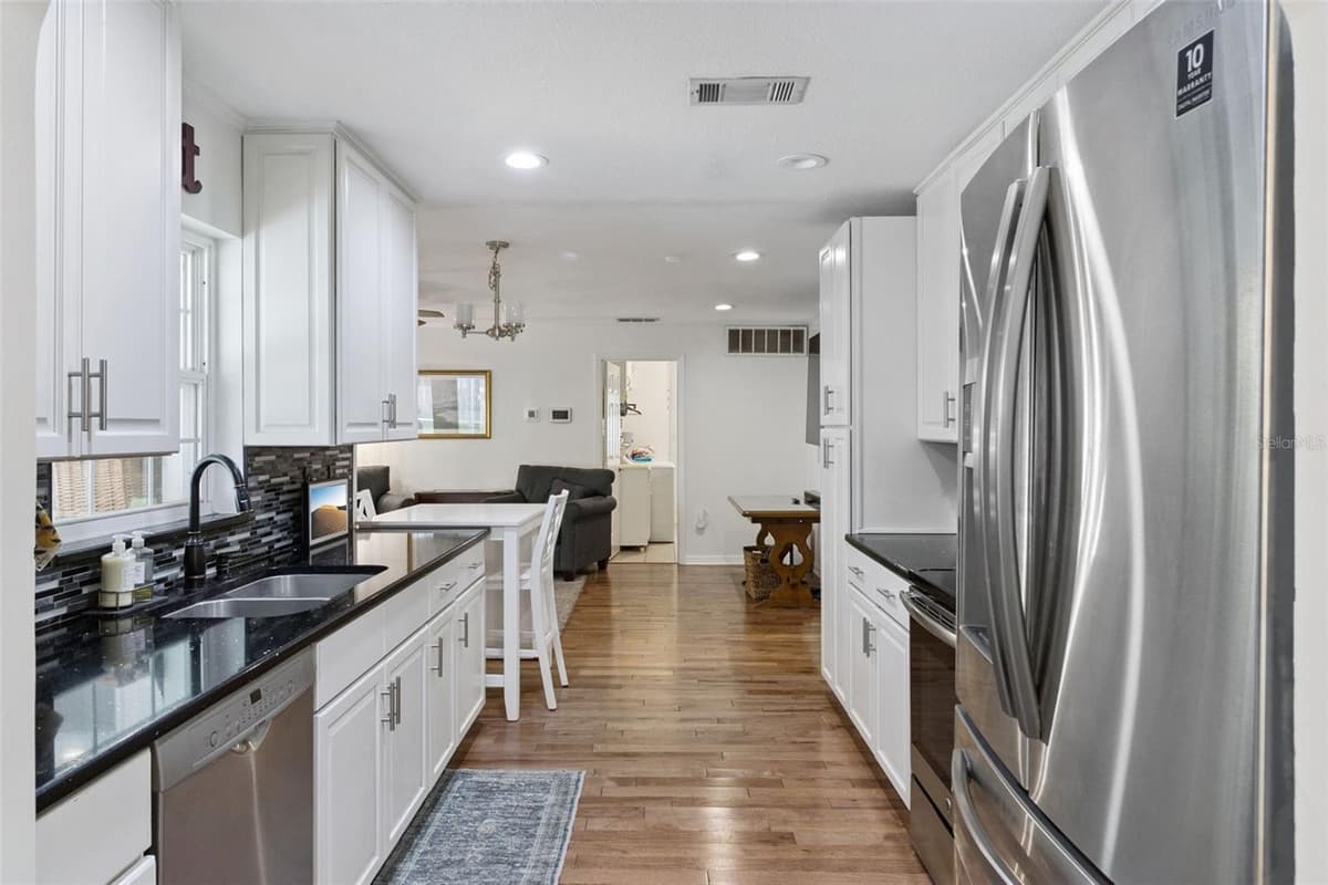 204 BIRCH LANE — photo 17 of 51