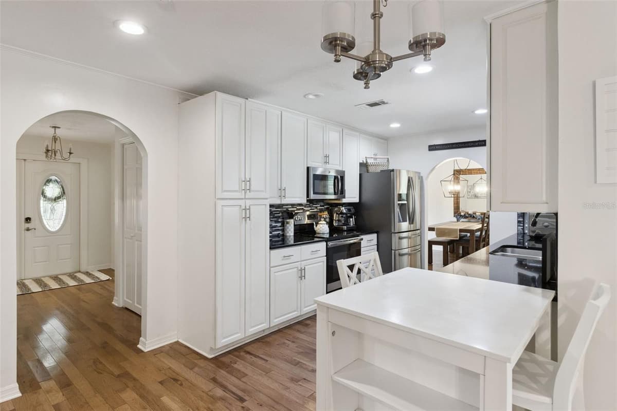 204 BIRCH LANE — photo 16 of 51