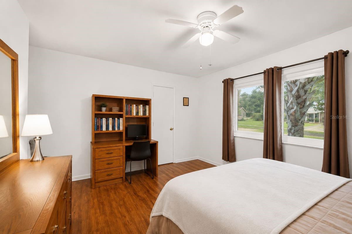 5409 KENWOOD DRIVE — photo 16 of 43