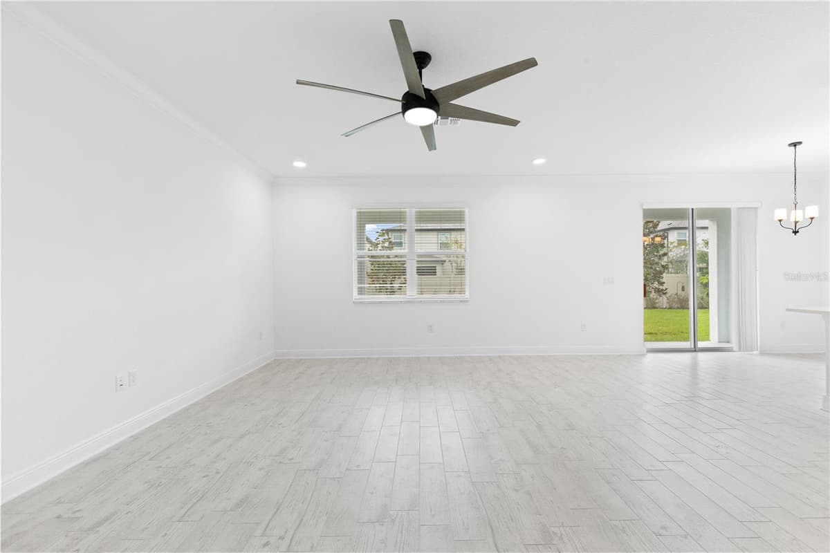 7421 NOTCHED PINE BEND — photo 10 of 54