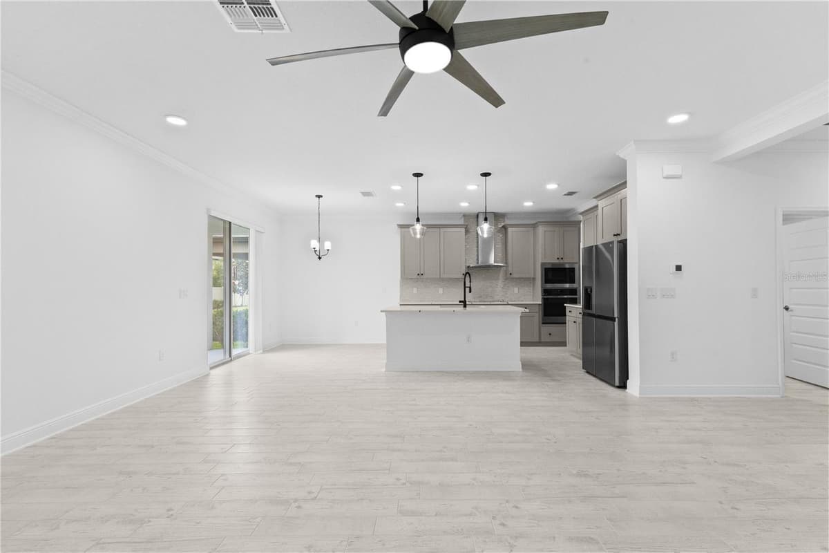 7421 NOTCHED PINE BEND — photo 9 of 54