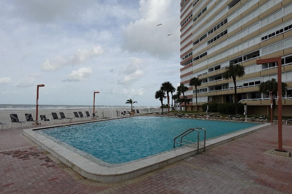 17920 GULF BOULEVARD — photo 29 of 35