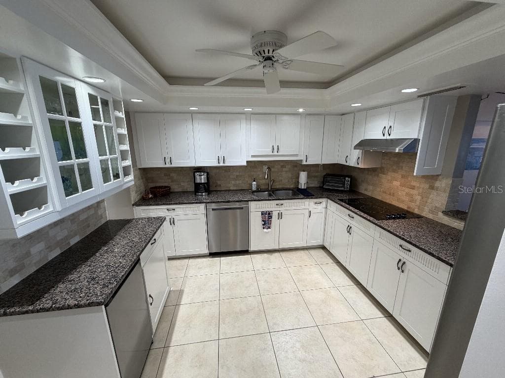 17920 GULF BOULEVARD — photo 10 of 35