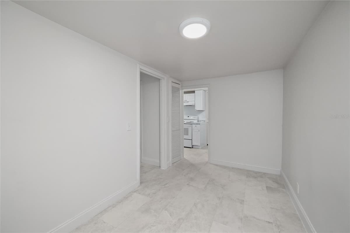 4615 HESPERIDES STREET — photo 10 of 15