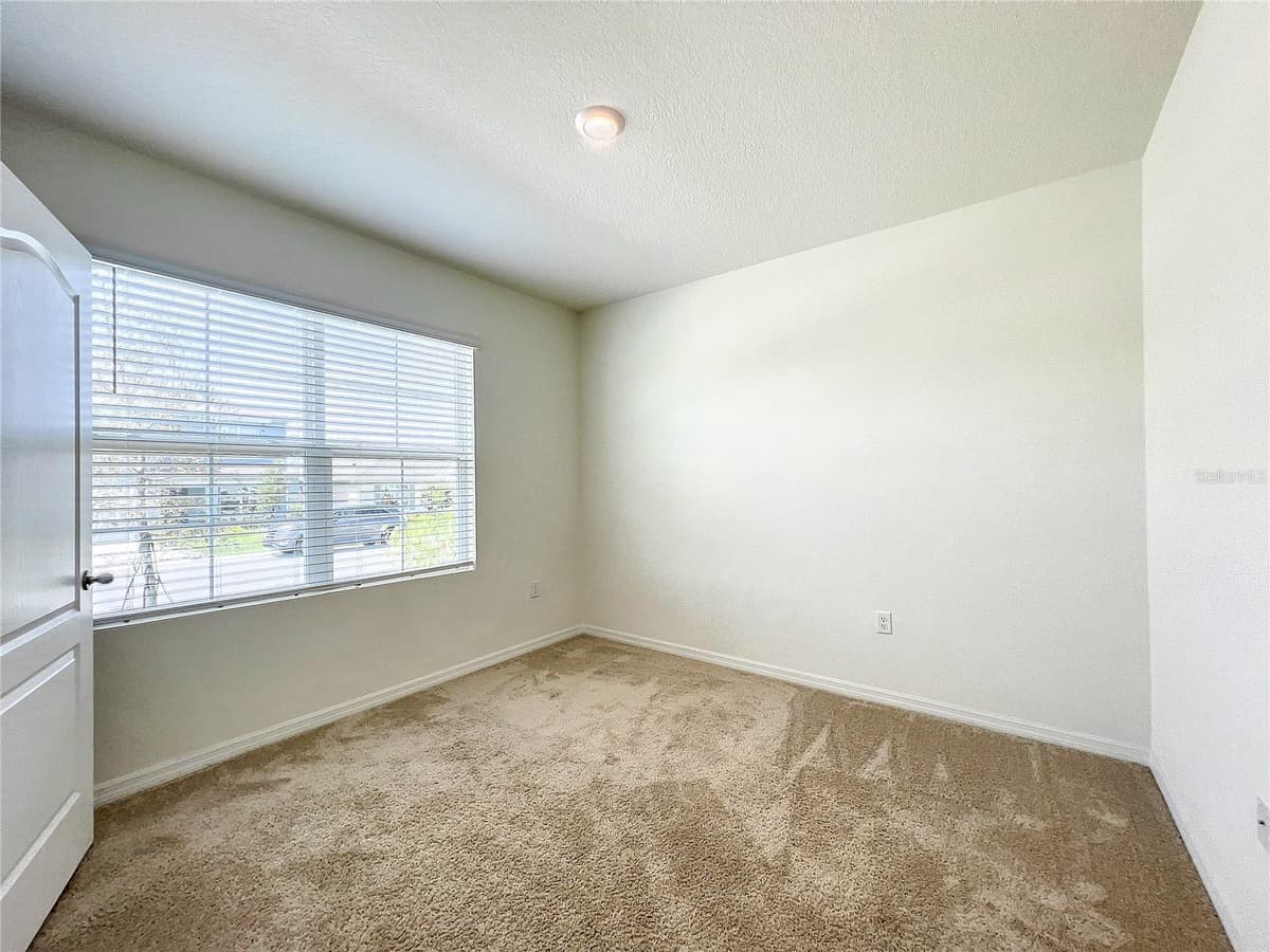 276 SOFIA LANE — photo 7 of 40