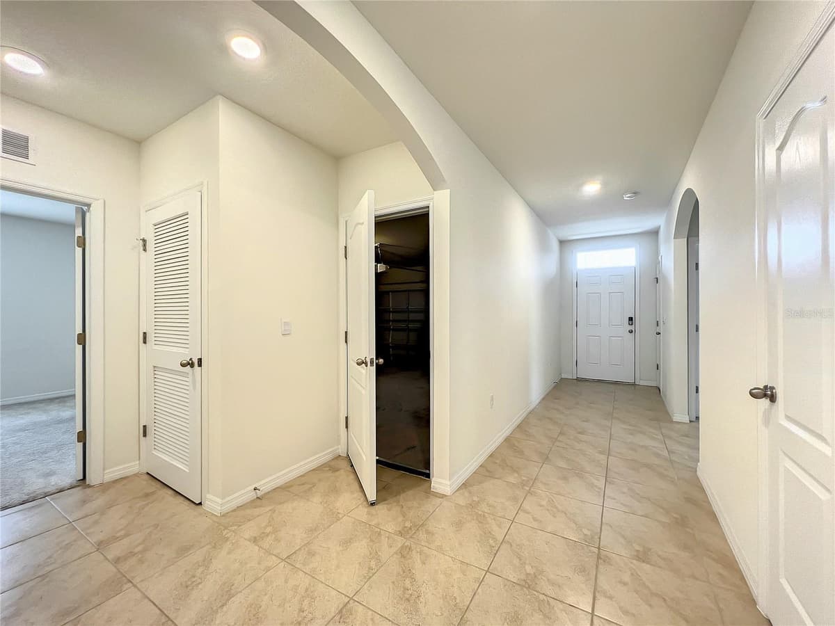 276 SOFIA LANE — photo 6 of 40