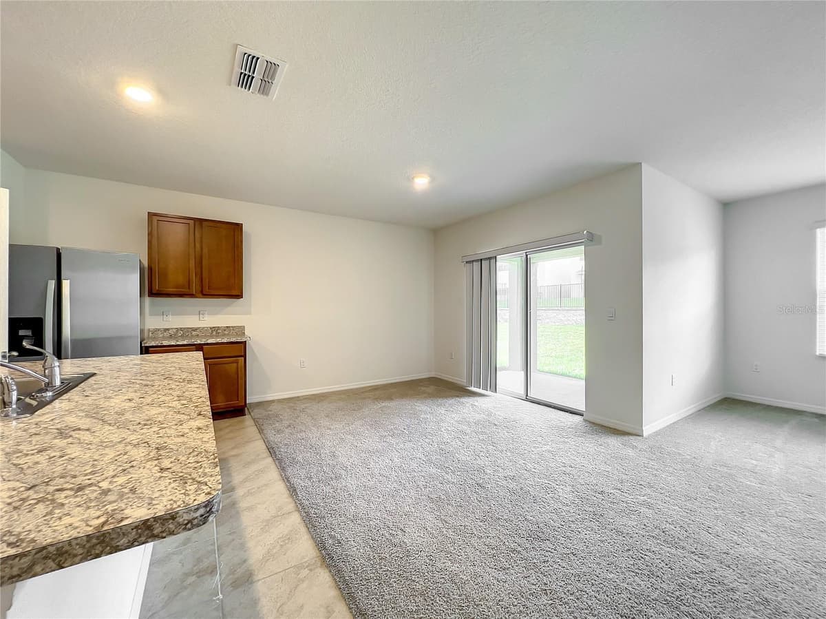 276 SOFIA LANE — photo 11 of 40