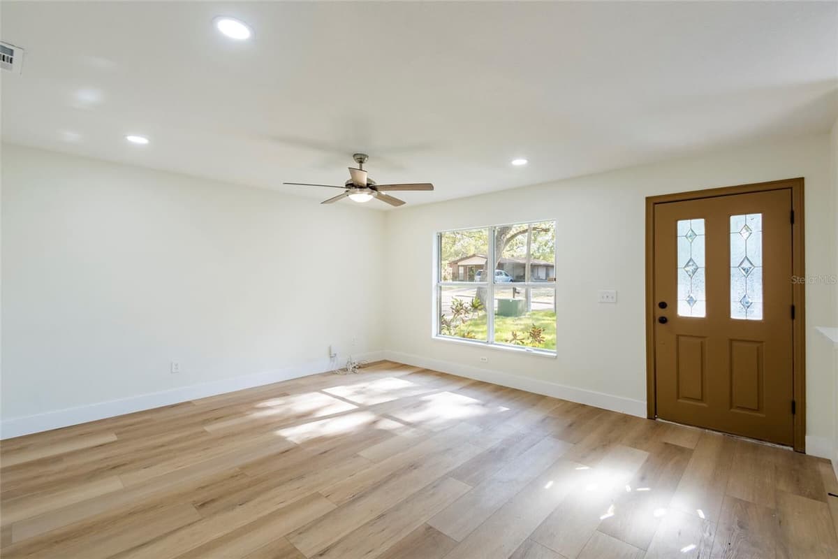 6409 41ST STREET — photo 8 of 27