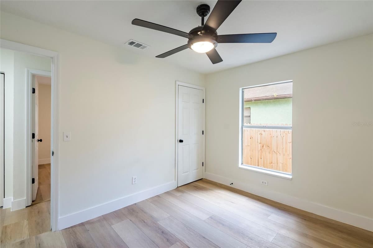 6409 41ST STREET — photo 14 of 27