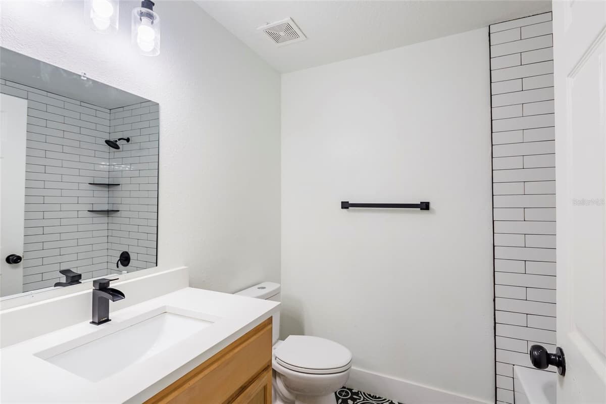 6409 41ST STREET — photo 18 of 27