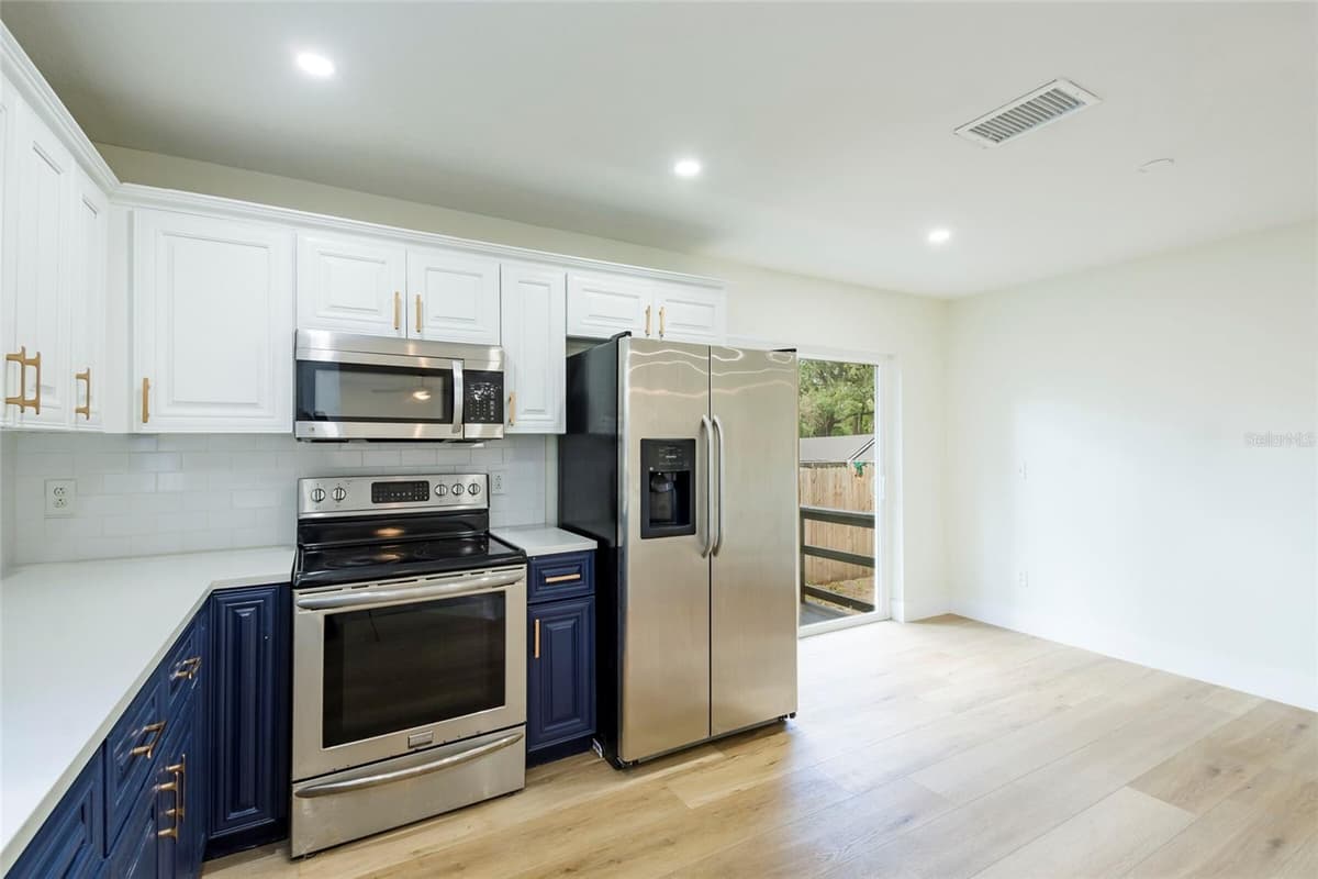 6409 41ST STREET — photo 12 of 27