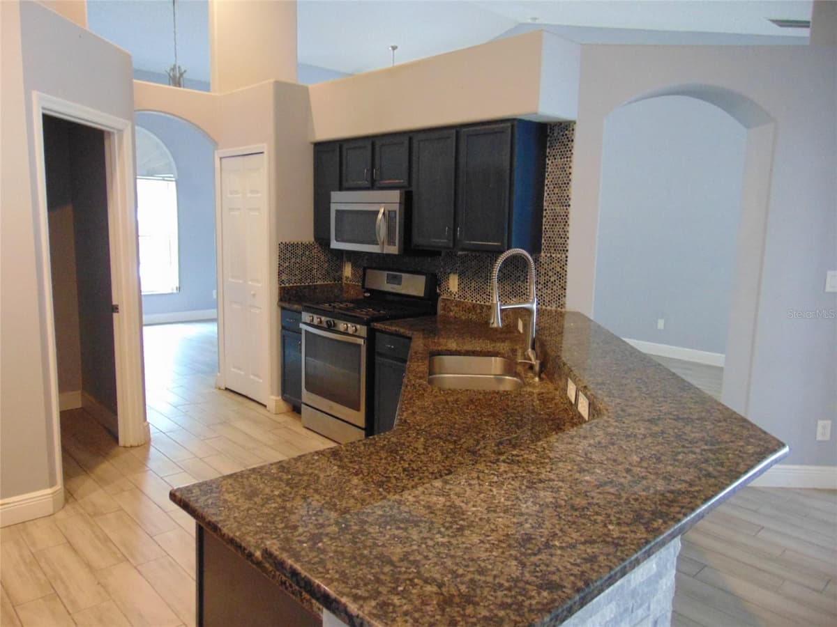 3126 SAMOSA HILL CIRCLE — photo 19 of 54
