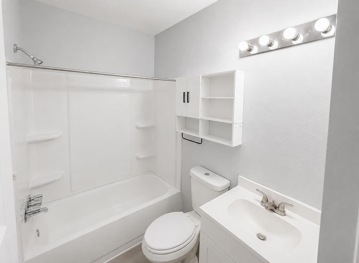 415 AVENUE E — photo 9 of 11