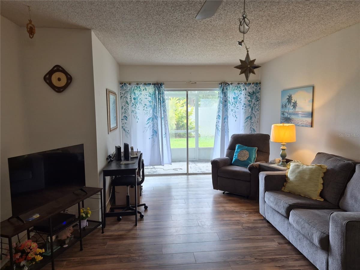 970 VIRGINIA STREET — photo 8 of 29