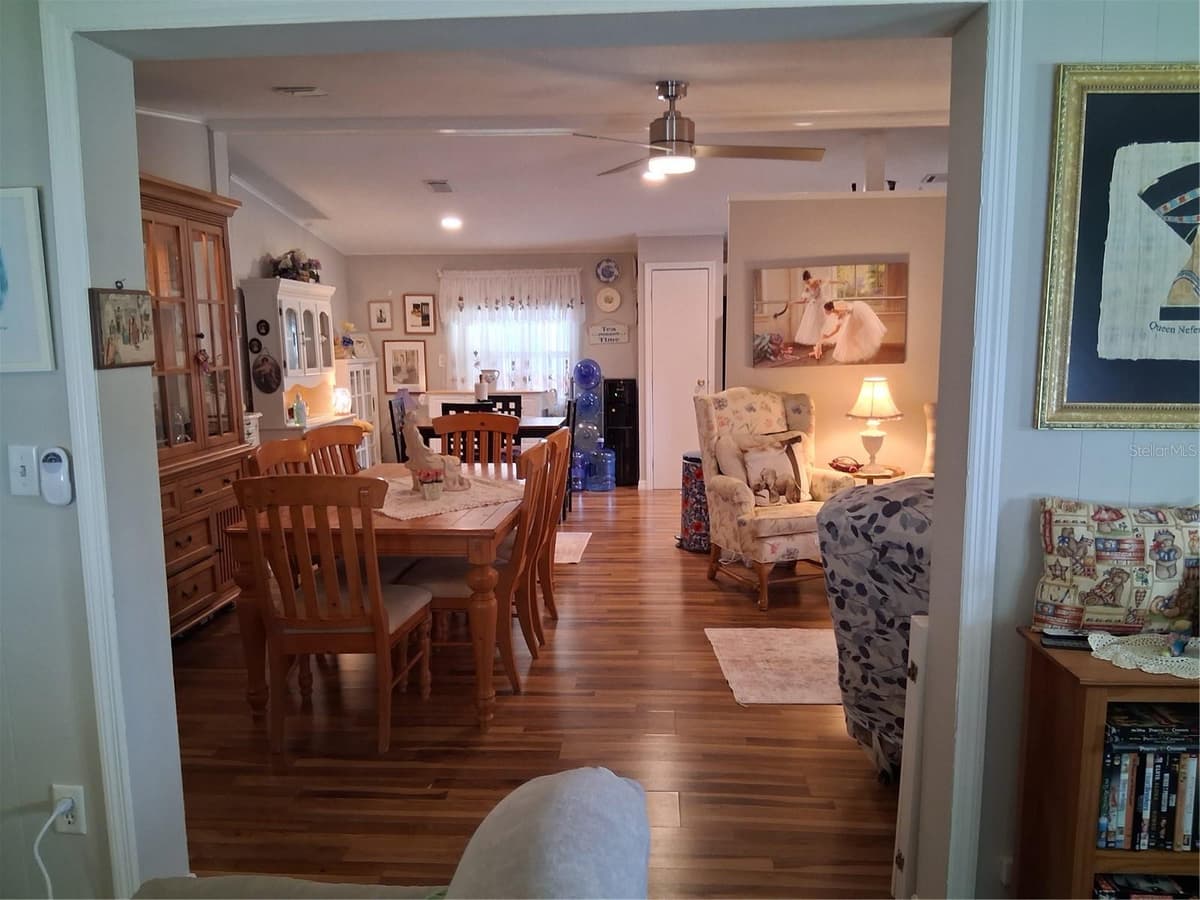 10325 MARINETTE — photo 34 of 75