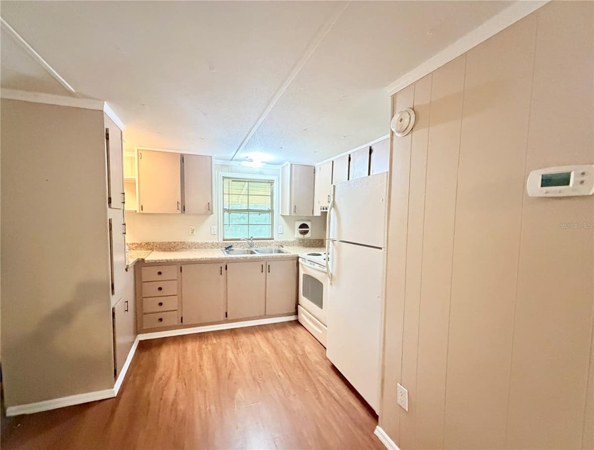 141 ROBINHOOD DRIVE — photo 3 of 14