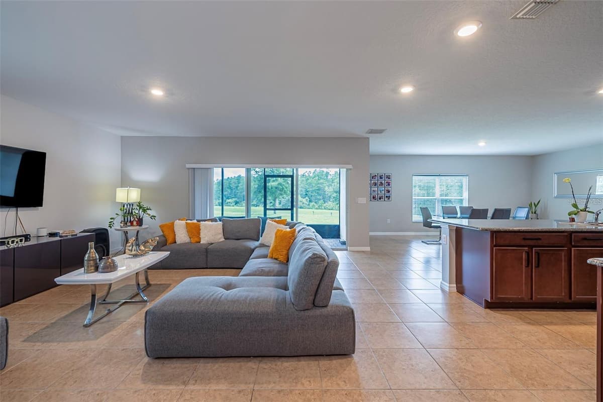 565 OGELTHORPE DRIVE — photo 8 of 51