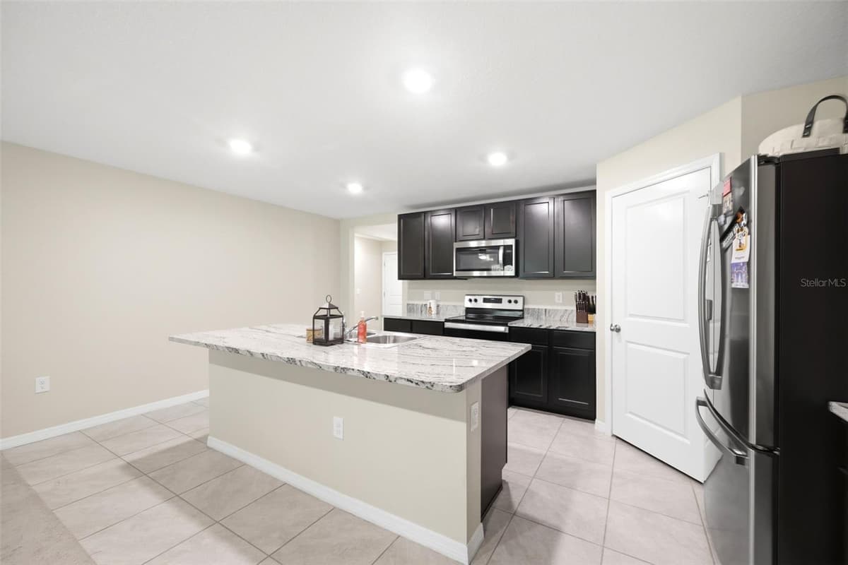 5015 CADIZ COURT — photo 21 of 49