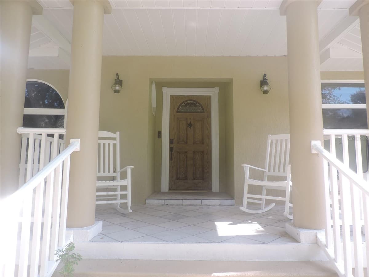 905 COLONIAL ROAD — photo 3 of 52