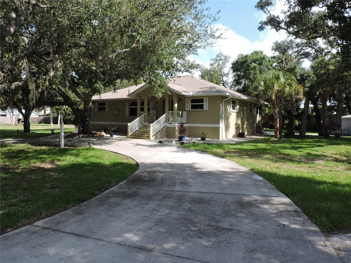 905 COLONIAL ROAD — photo 4 of 52