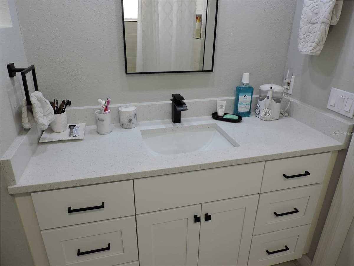 905 COLONIAL ROAD — photo 44 of 52