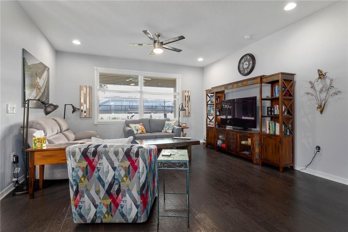 2651 PEONY DRIVE — photo 10 of 28