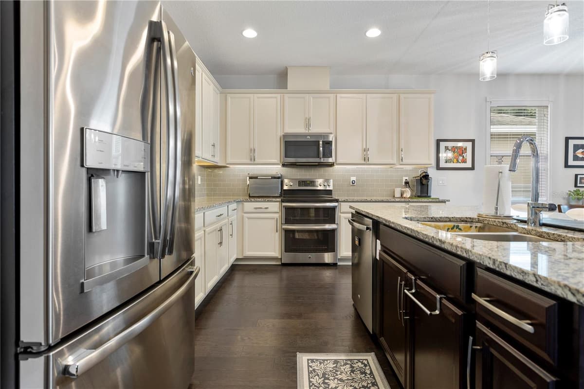 2651 PEONY DRIVE — photo 8 of 28