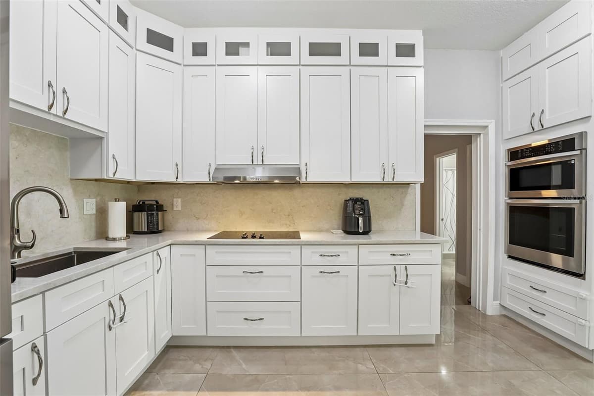 2703 AUBURN AVENUE — photo 9 of 24