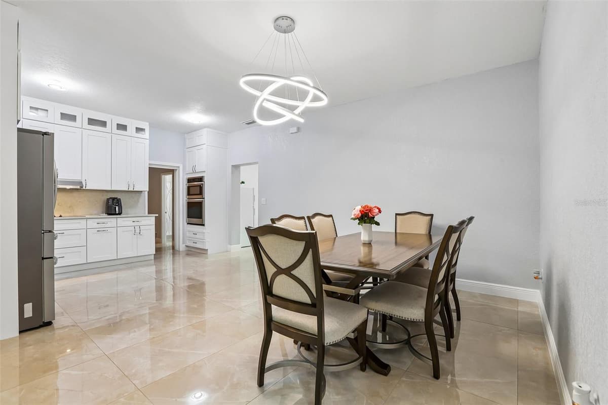 2703 AUBURN AVENUE — photo 4 of 24
