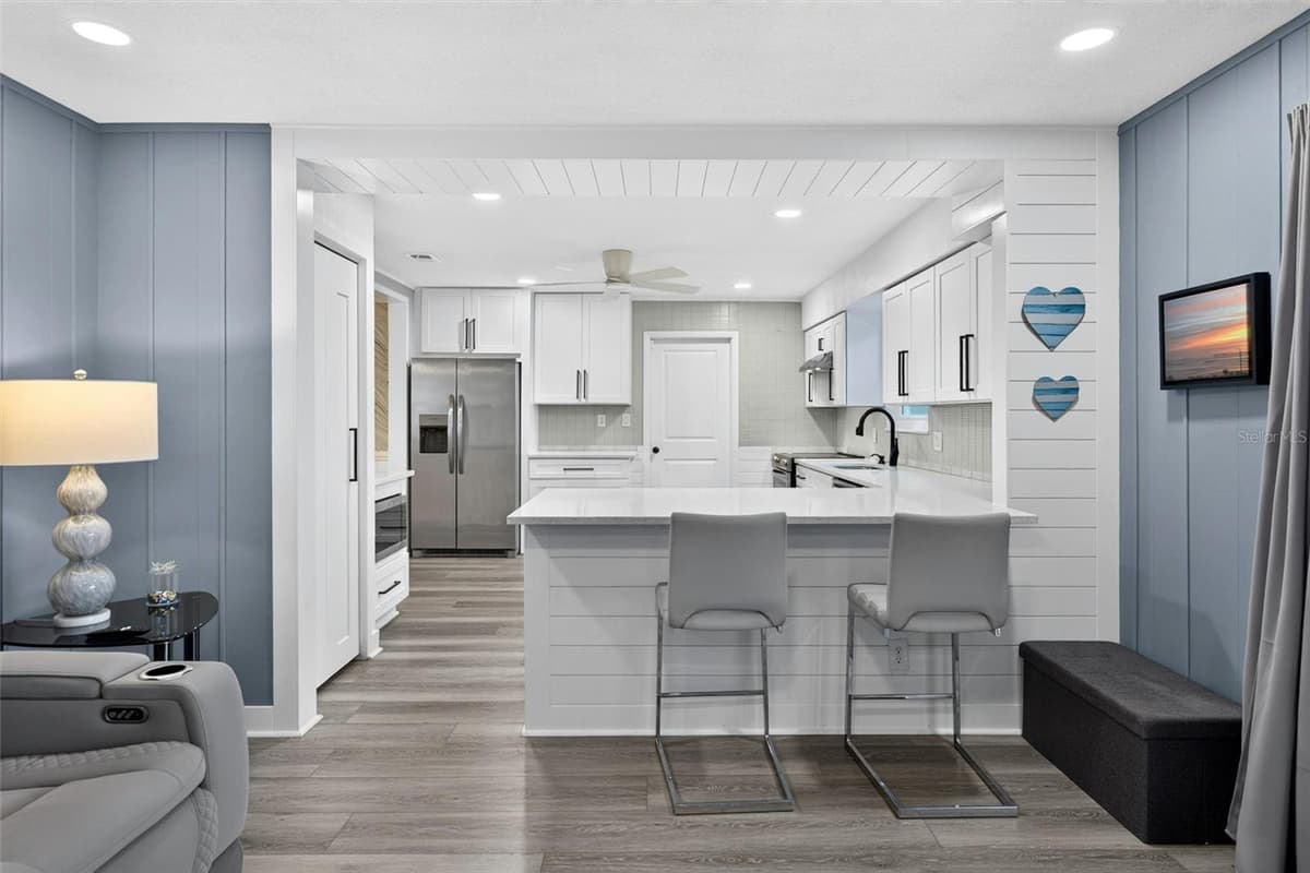 117 ANN RUSTIN DRIVE — photo 19 of 71