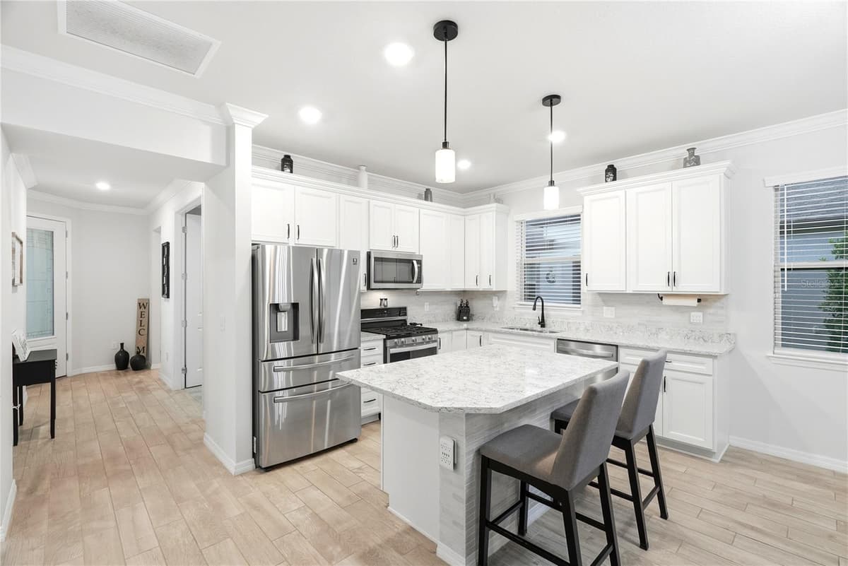 6332 CLIVEDEN COURT — photo 5 of 42