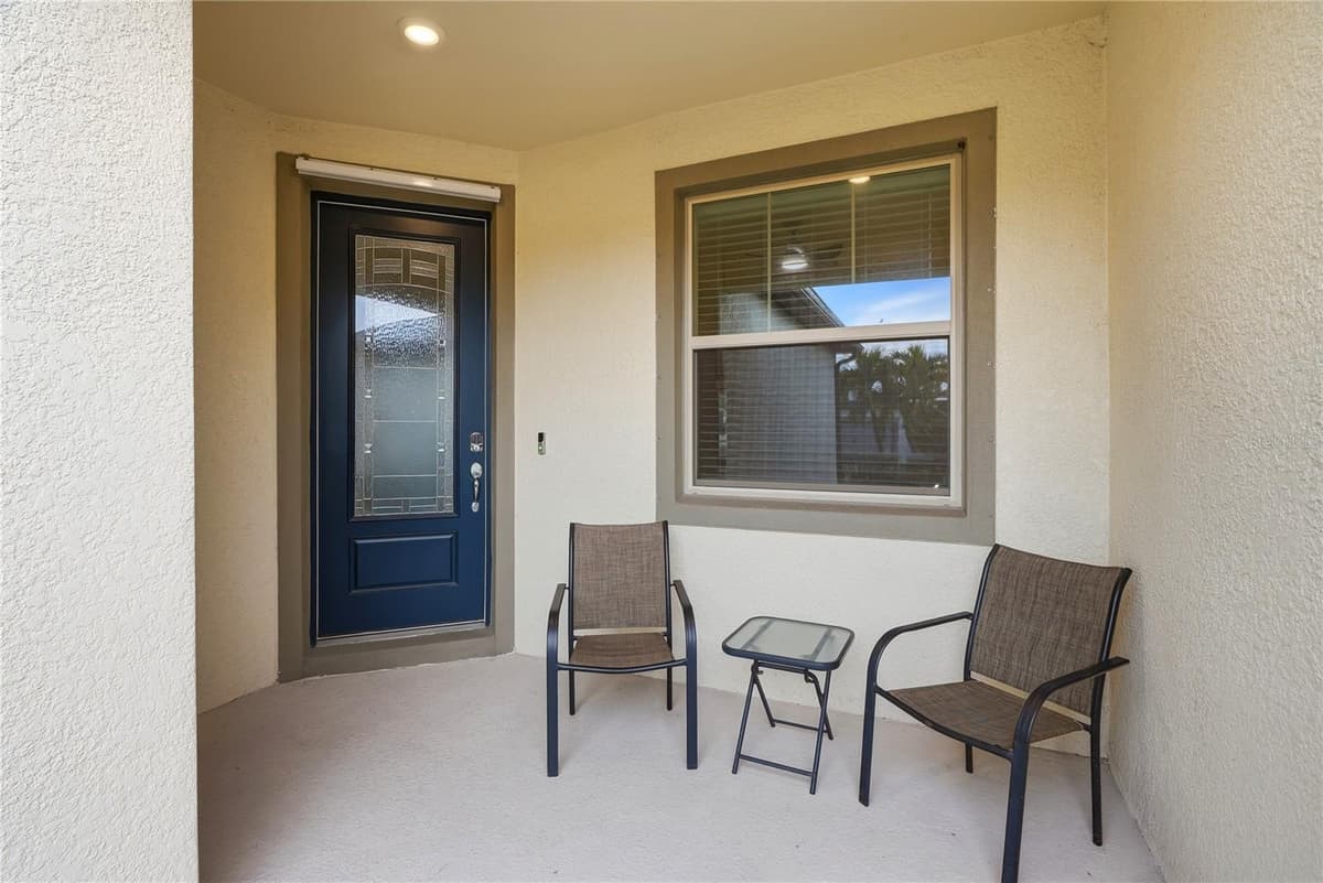 6332 CLIVEDEN COURT — photo 3 of 42